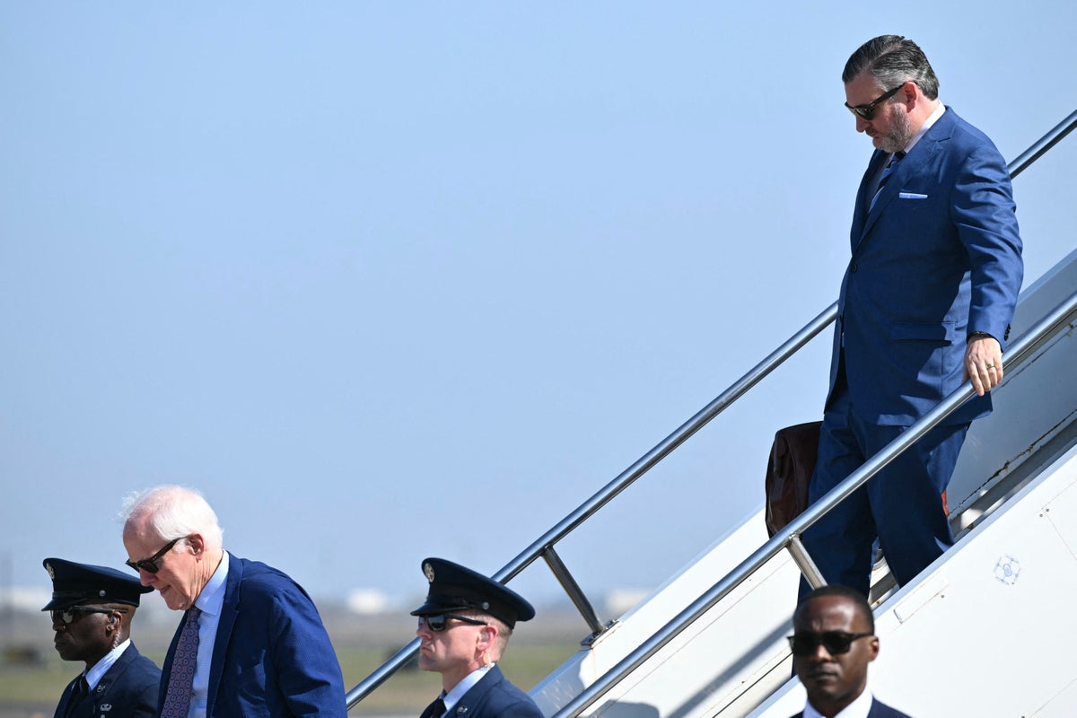 Ted Cruz spotted on vacation amid government shutdown that has left fliers stranded