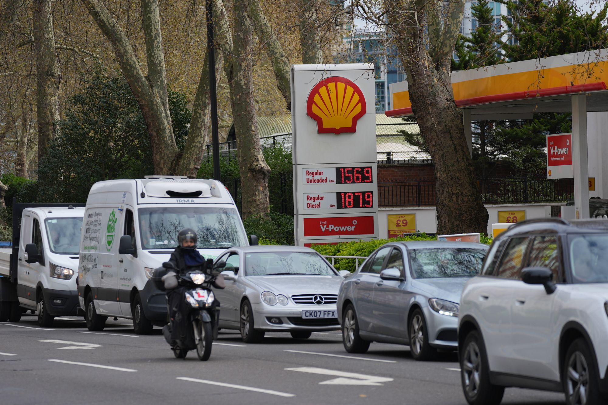 Drivers urged to drive 10% slower to &lsquo;improve fuel efficiency&rsquo; as prices rise amid Iran war 