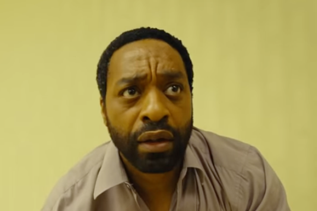 <p>Chiwetel Ejiofor, actor nominado al Óscar por ‘12 años esclavo’, protagoniza la versión de A24 de un meme de Internet de temática paranormal</p>