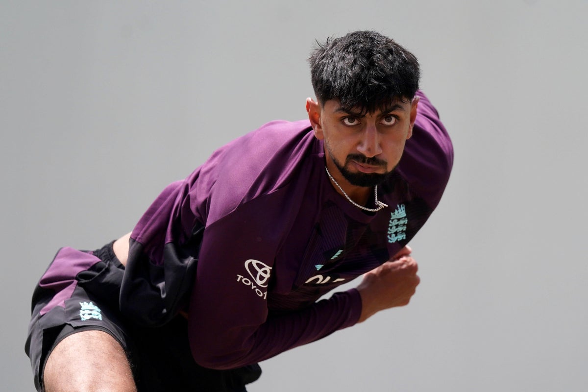 ‘National treasure’ Shoaib Bashir backed to regain England place after Derbyshire switch