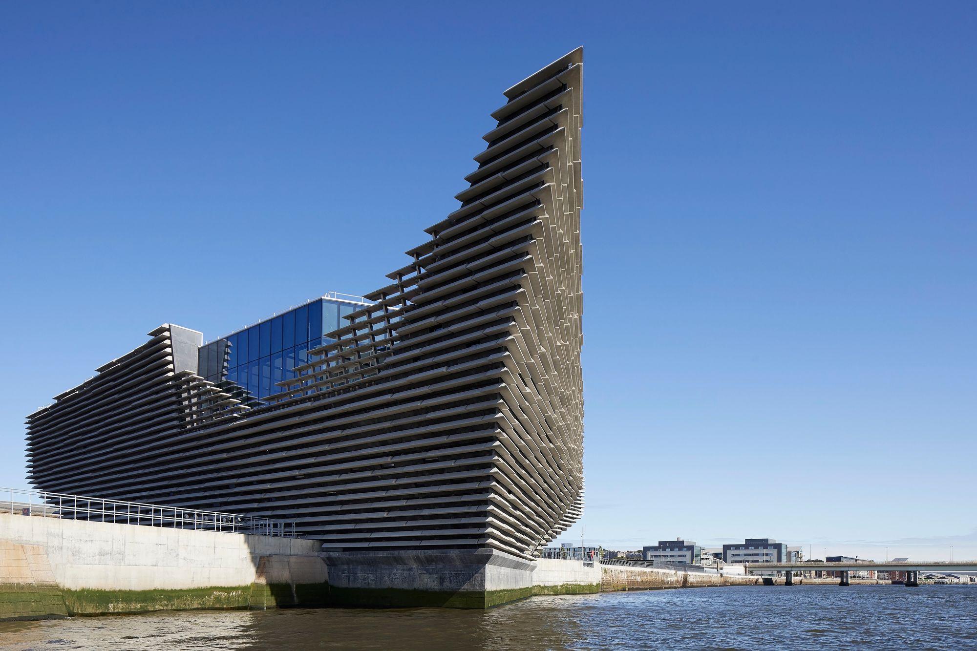 V&A Dundee is an impressive three-storey building designed by Japanese architects Kengo Kuma & Associates