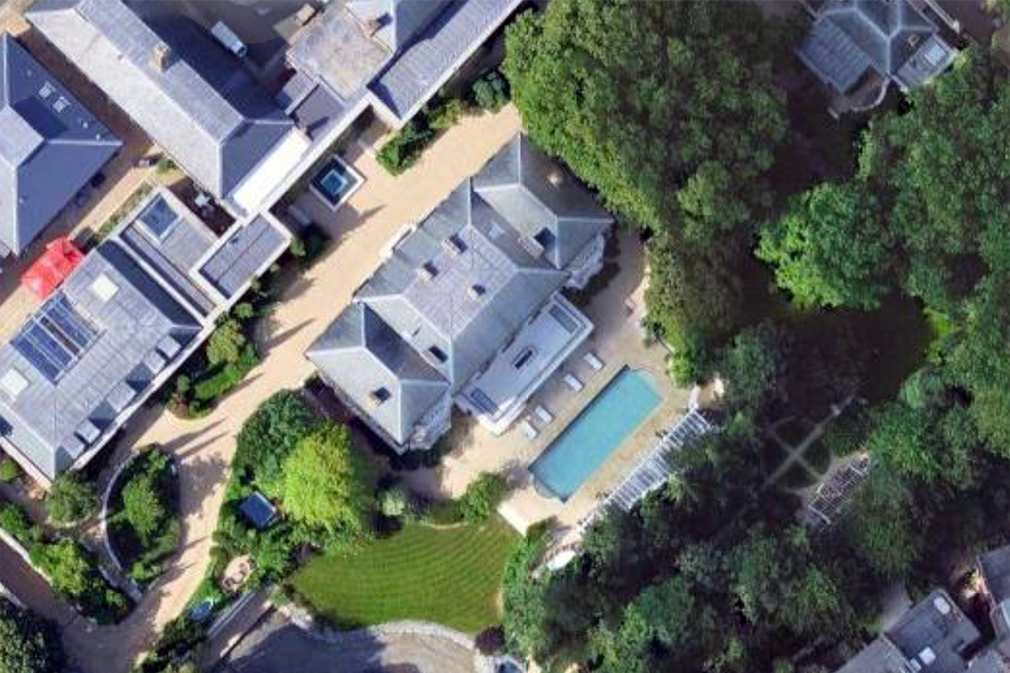 Providence House, with a lake and swimming pool, received a series of offers