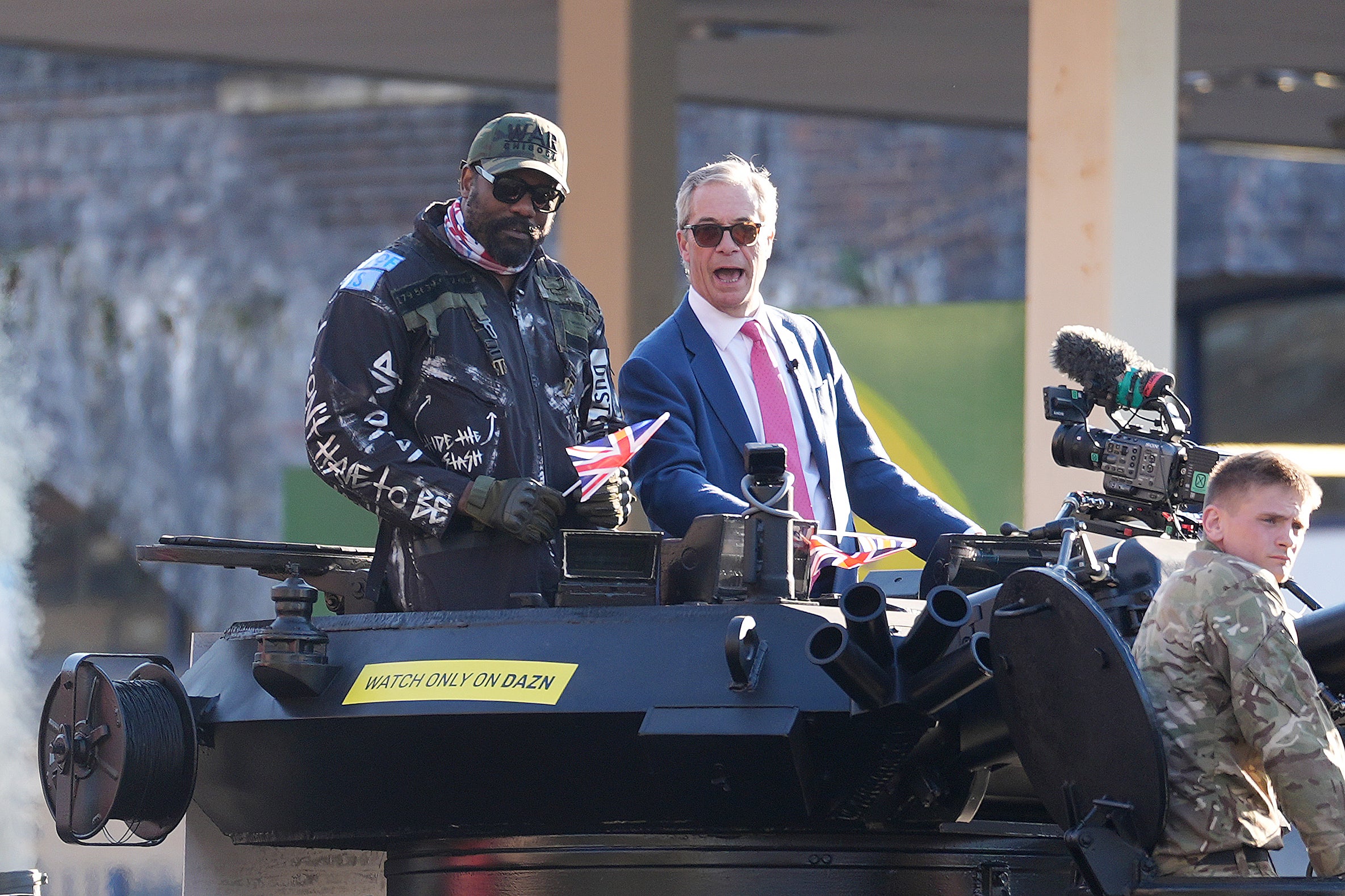 Chisora arrived at Thursday’s press conference in a tank, accompanied by Reform politician Nigel Farage