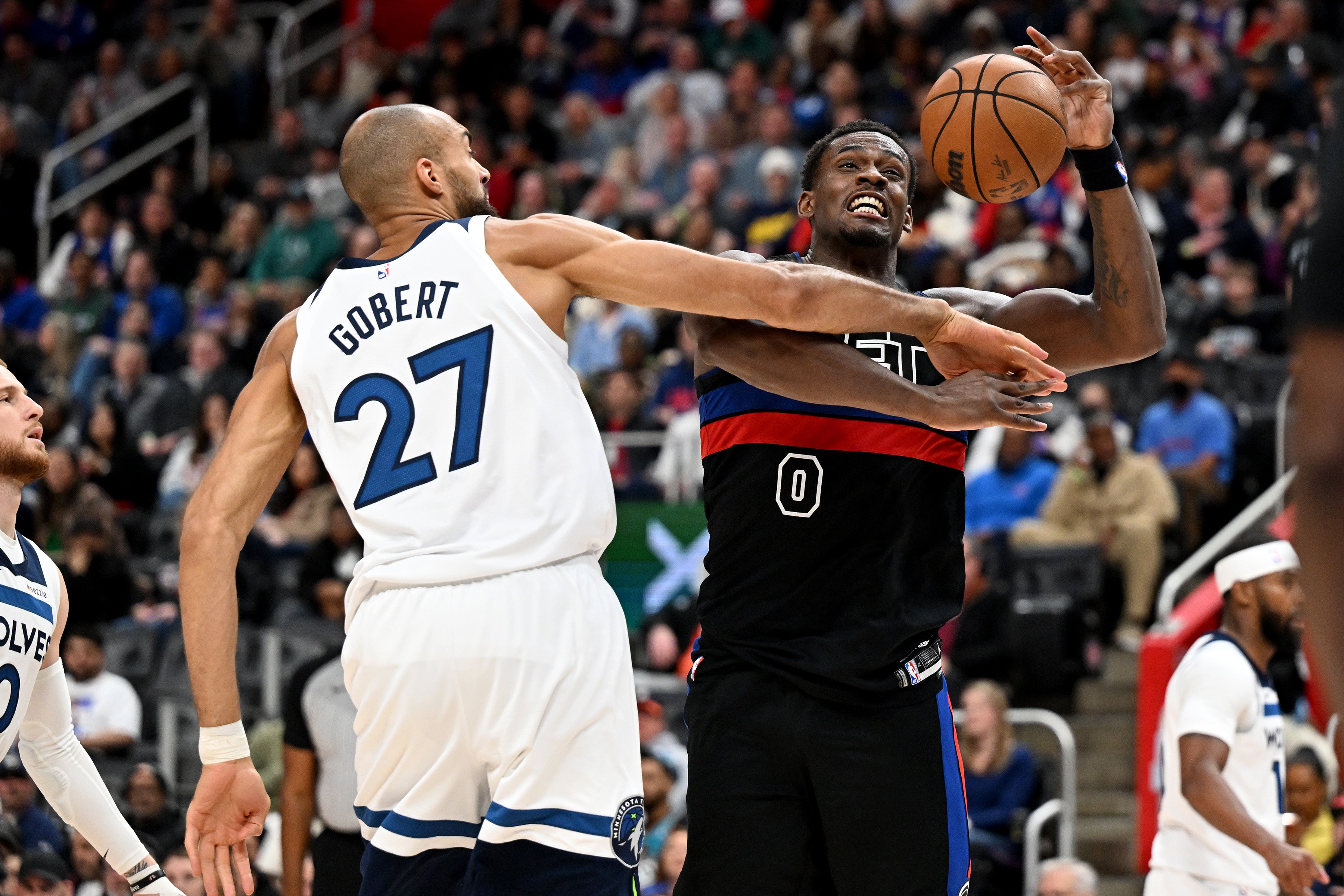 TIMBERWOLVES-PISTONS