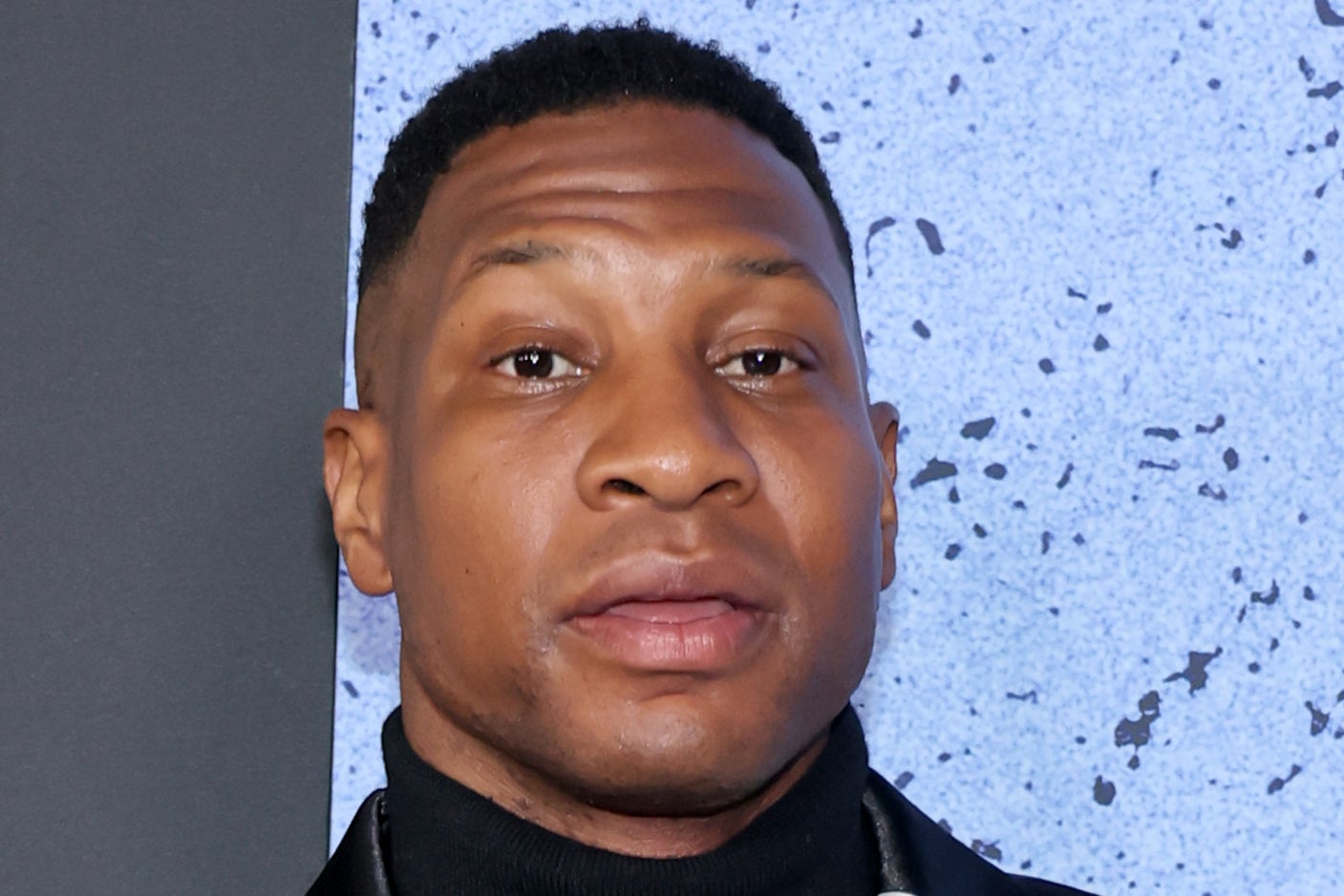 Jonathan Majors suffers fall on set of Daily Wire movie as crew strikes over safety concerns – UK Times