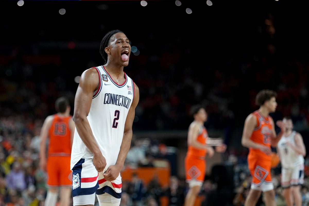 UConn reaches 3rd national title game in 4 seasons, beating Illinois 71-62 behind Mullins and Reed – UK Times