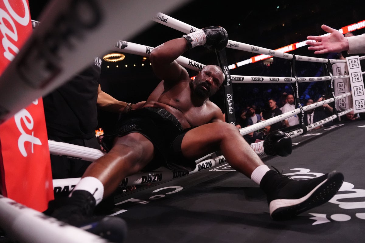 Derek Chisora pondering future after split decision loss to Deontay Wilder