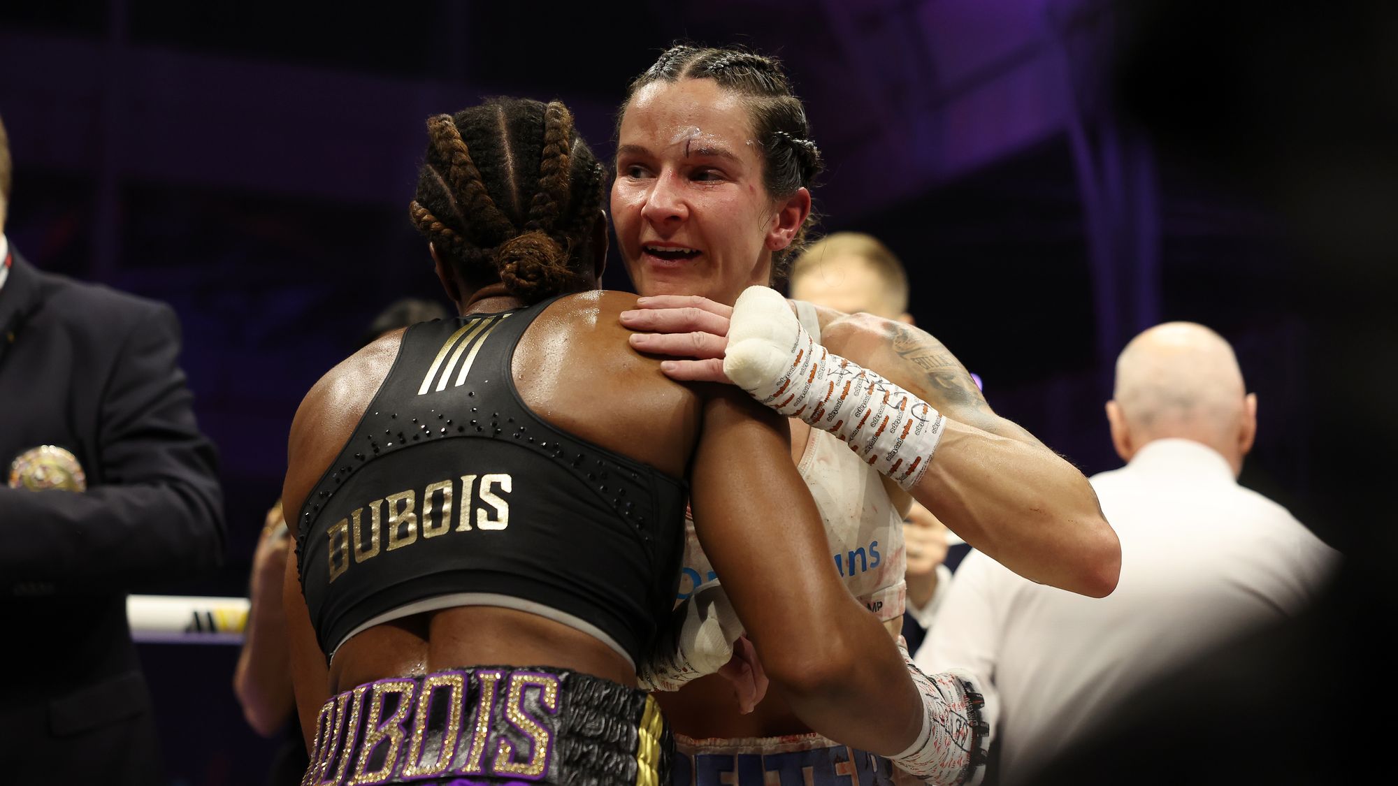 Harper and Dubois put their grudge aside after the final bell