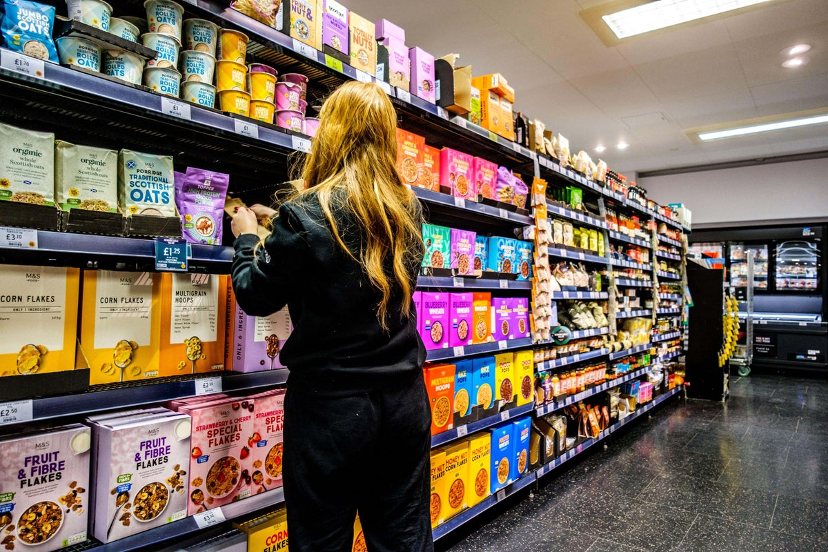 Major supermarkets face call to reinstate pay in line with real living wage – UK Times Major supermarkets face call to reinstate pay in line with real living wage – UK Times