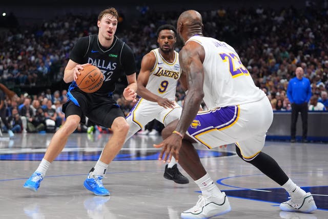 LAKERS-MAVERICKS