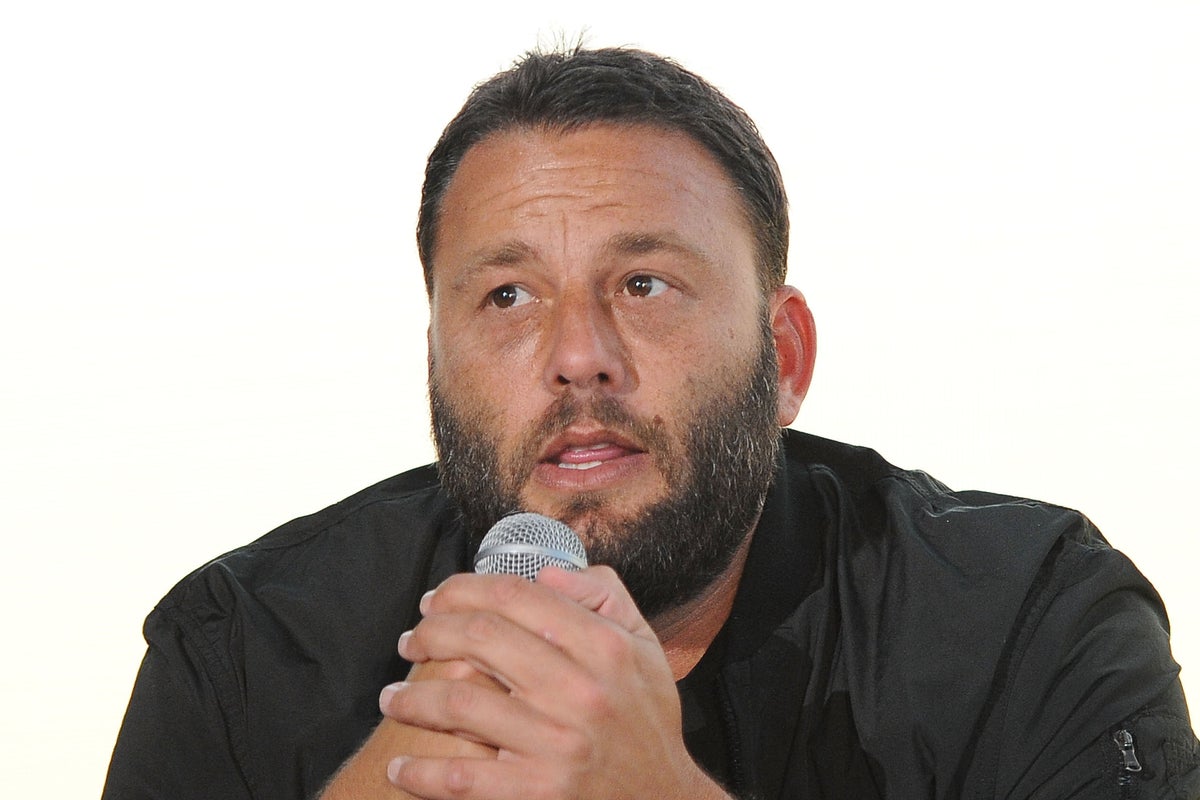 Miami nightclub mogul takes credit for Bad Bunny and Drake friendship in tell-all book – UK Times Miami nightclub mogul takes credit for Bad Bunny and Drake friendship in tell-all book – UK Times