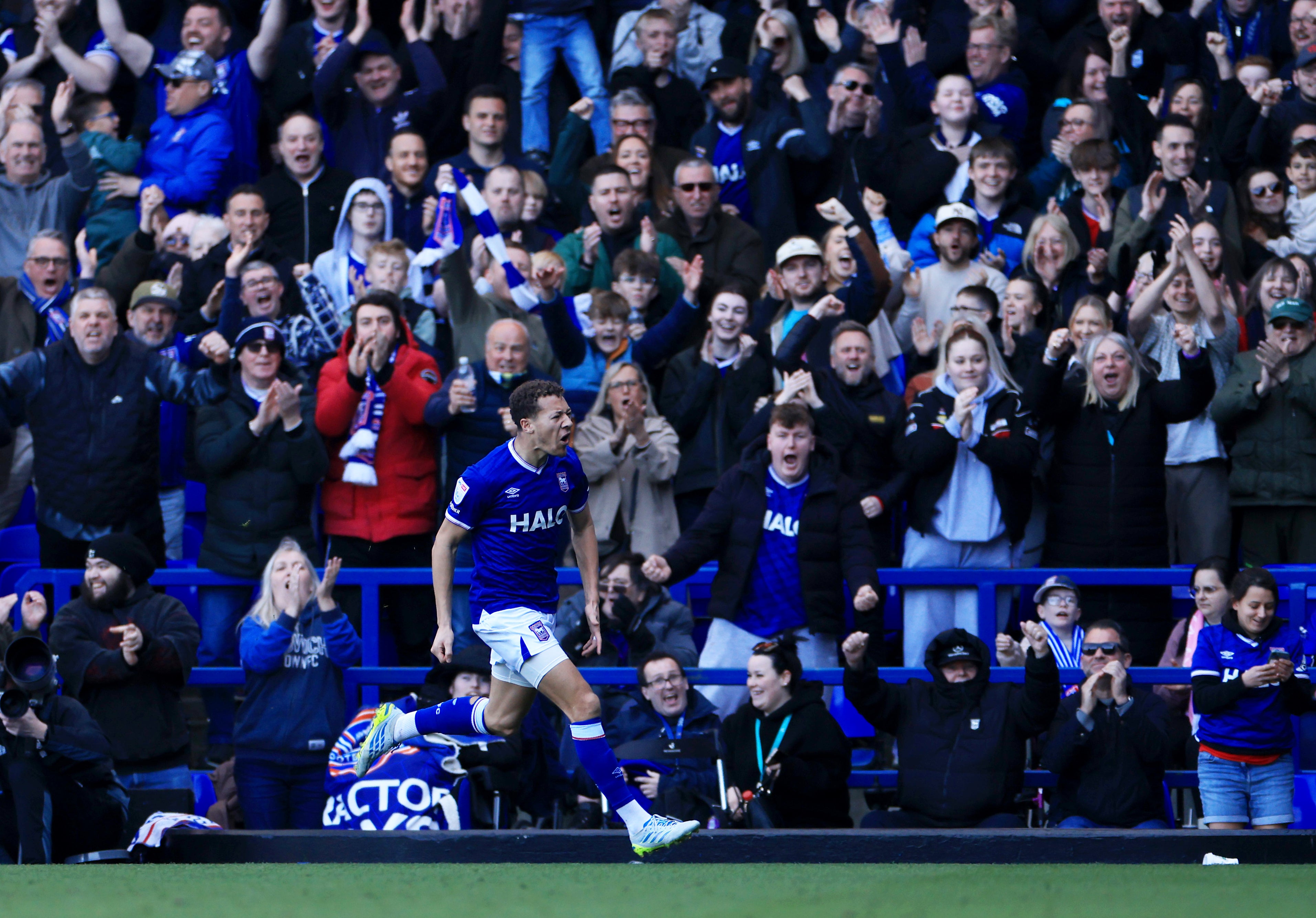 Ipswich gain edge in Championship promotion race after rivals Norwich do them huge favour – UK Times