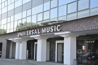 Bill Ackmanโs Pershing Square investment vehicle has offered to buy music studios giant Universal Music Group (UMG) (Alamy/PA)