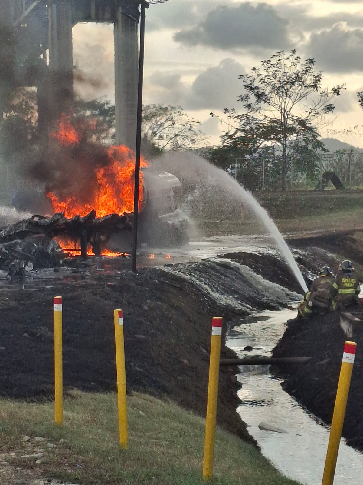 A fuel tanker truck exploded under the bridge