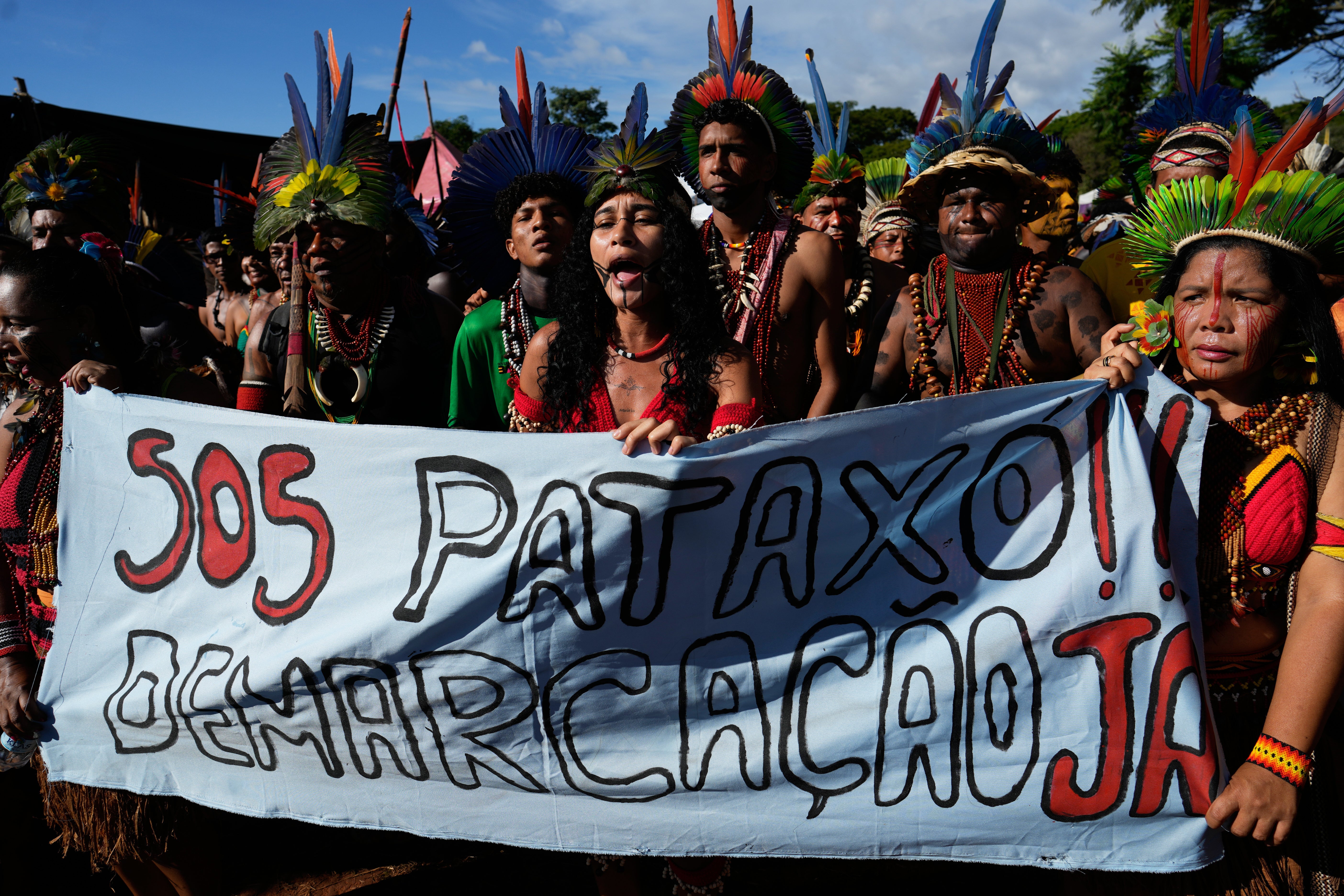 BRASIL INDIGENAS MARCHA