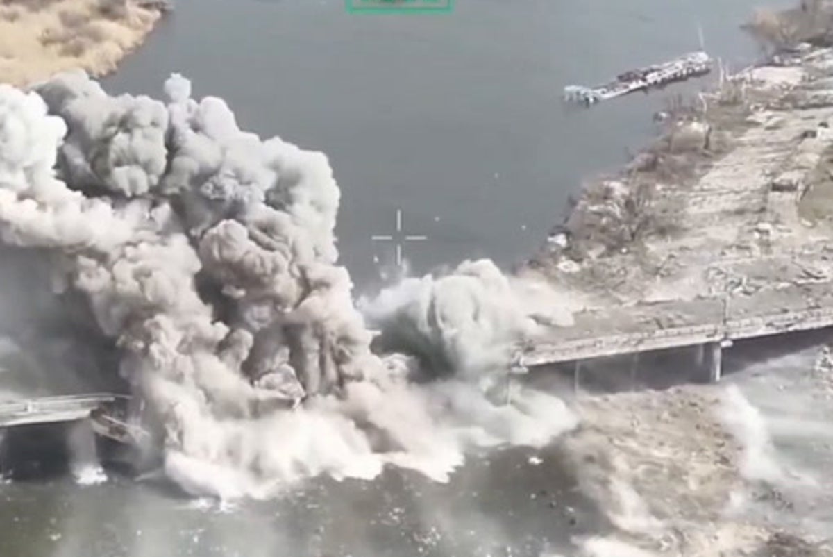 British drones help Ukrainian forces destroy Russian-held bridge over Dnipro in landmark operation