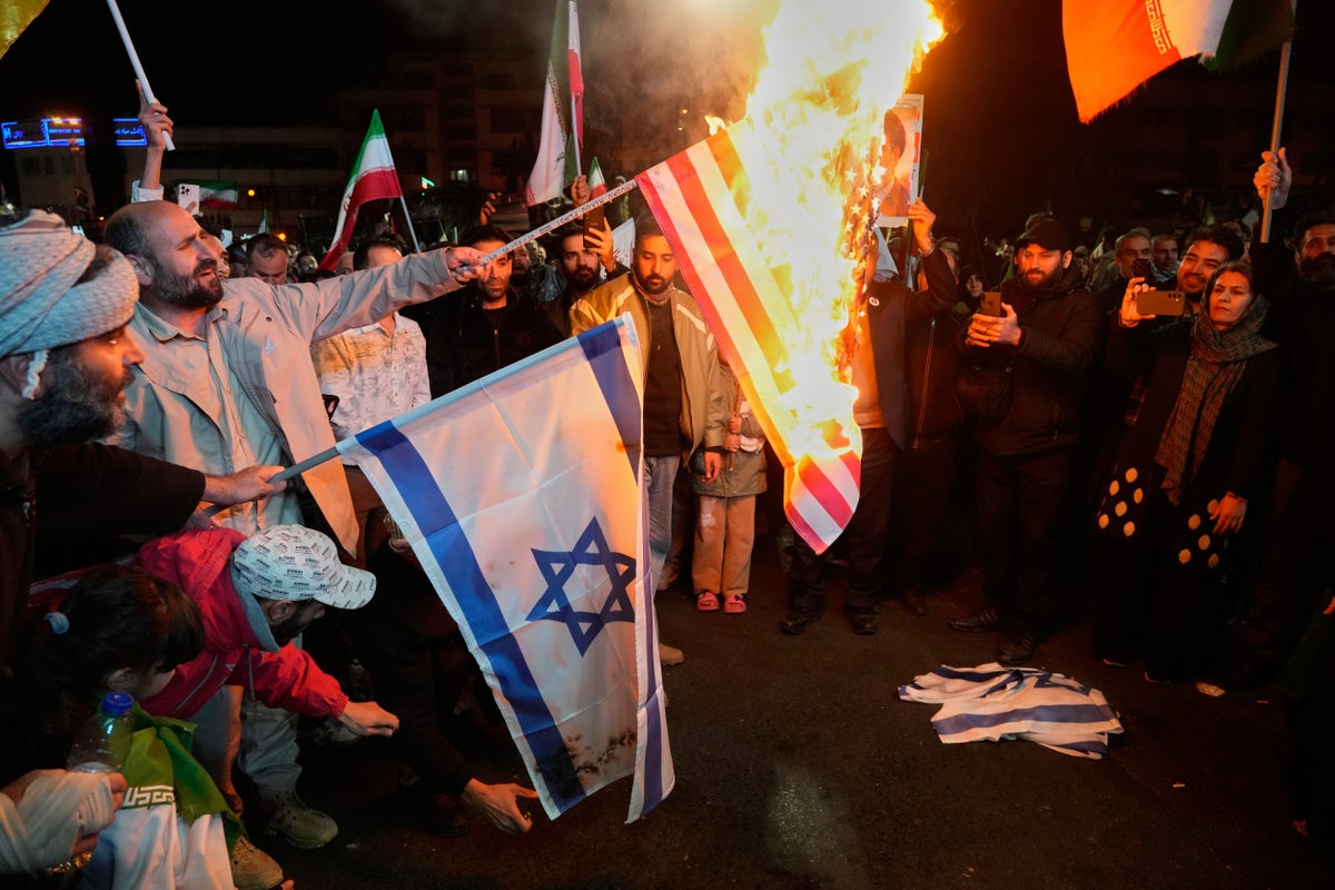 Iran-US war latest: Trump claims ‘total victory’ after reaching two-week ceasefire deal to reopen Strait of Hormuz – UK Times Iran-US war latest: Trump claims ‘total victory’ after reaching two-week ceasefire deal to reopen Strait of Hormuz – UK Times