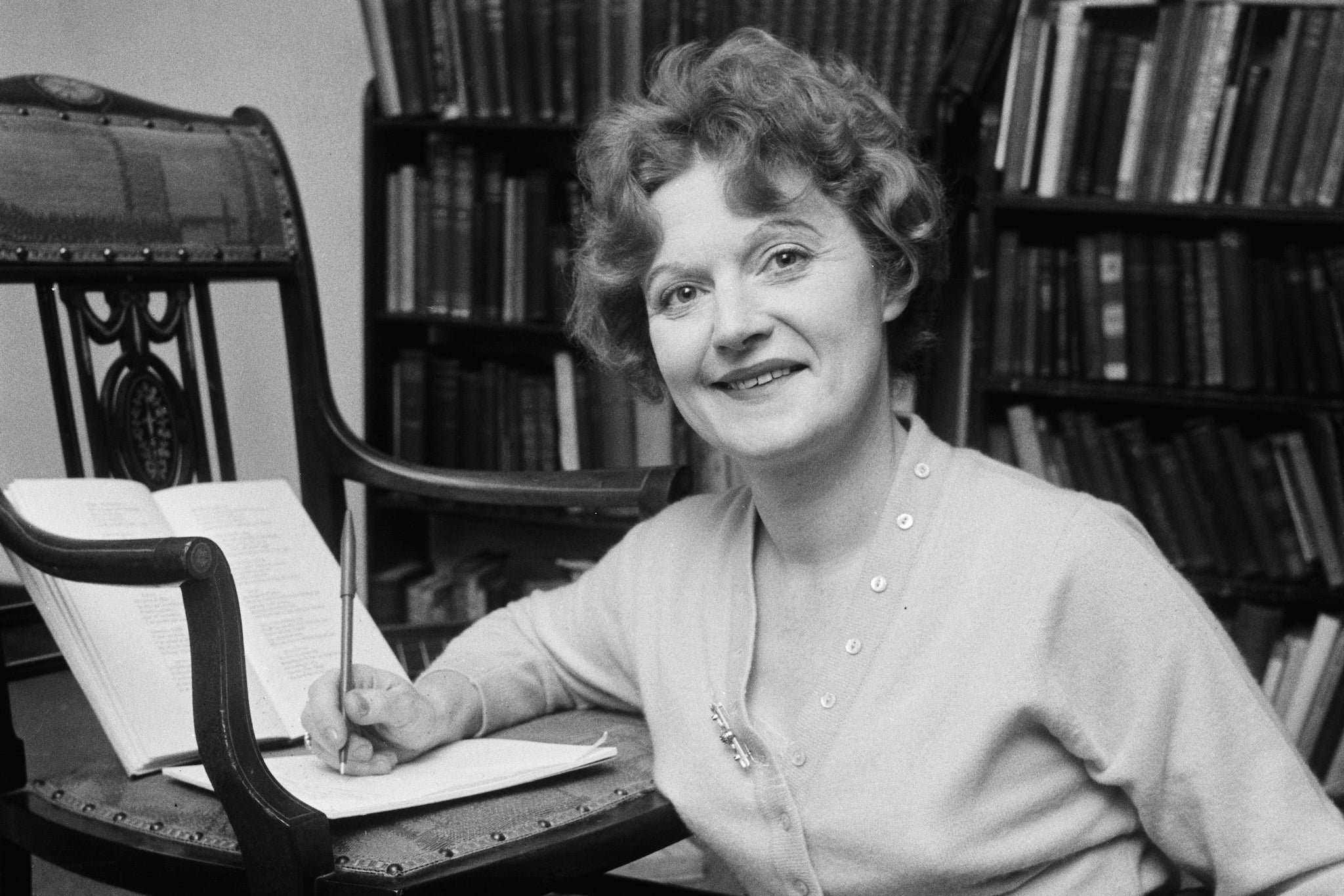 ‘People do come before books’: The extreme sacrifices Muriel Spark made for writing