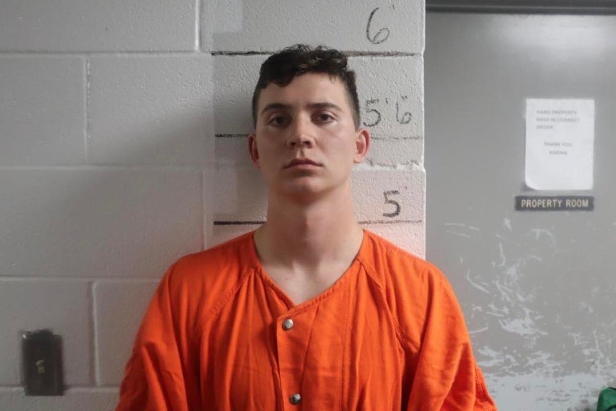 Bachelor party turns violent when groom shoots dead friend outside an Airbnb, cops say Bachelor party turns violent when groom shoots dead friend outside an Airbnb, cops say