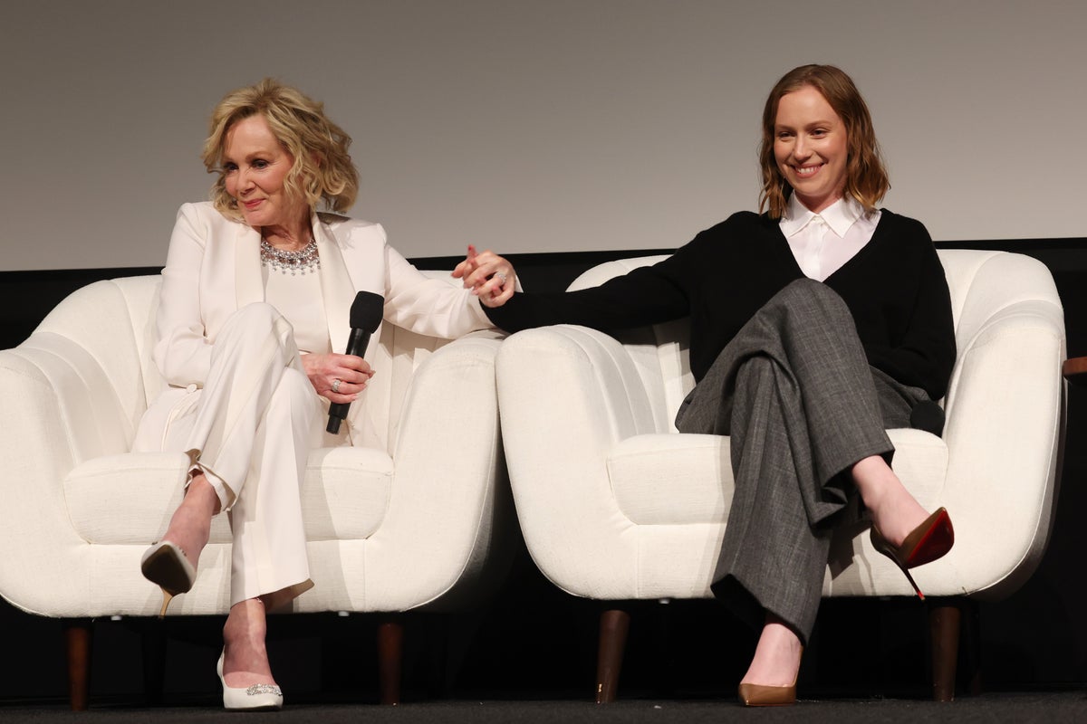 Hannah Einbinder ridicules Hacks co-star Jean Smart over wild claim about best ever live act – UK Times Hannah Einbinder ridicules Hacks co-star Jean Smart over wild claim about best ever live act – UK Times