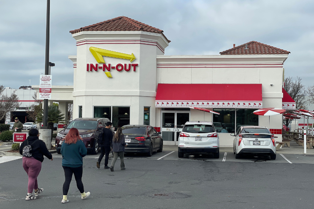 In-N-Out’s owner reveals if they will start allowing online ordering and pickup – UK Times In-N-Out’s owner reveals if they will start allowing online ordering and pickup – UK Times