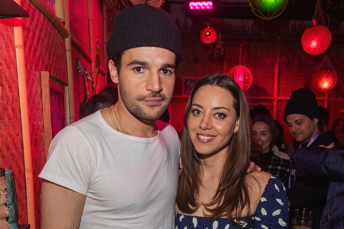 Aubrey Plaza expecting first child with Christopher Abbott Aubrey Plaza expecting first child with Christopher Abbott