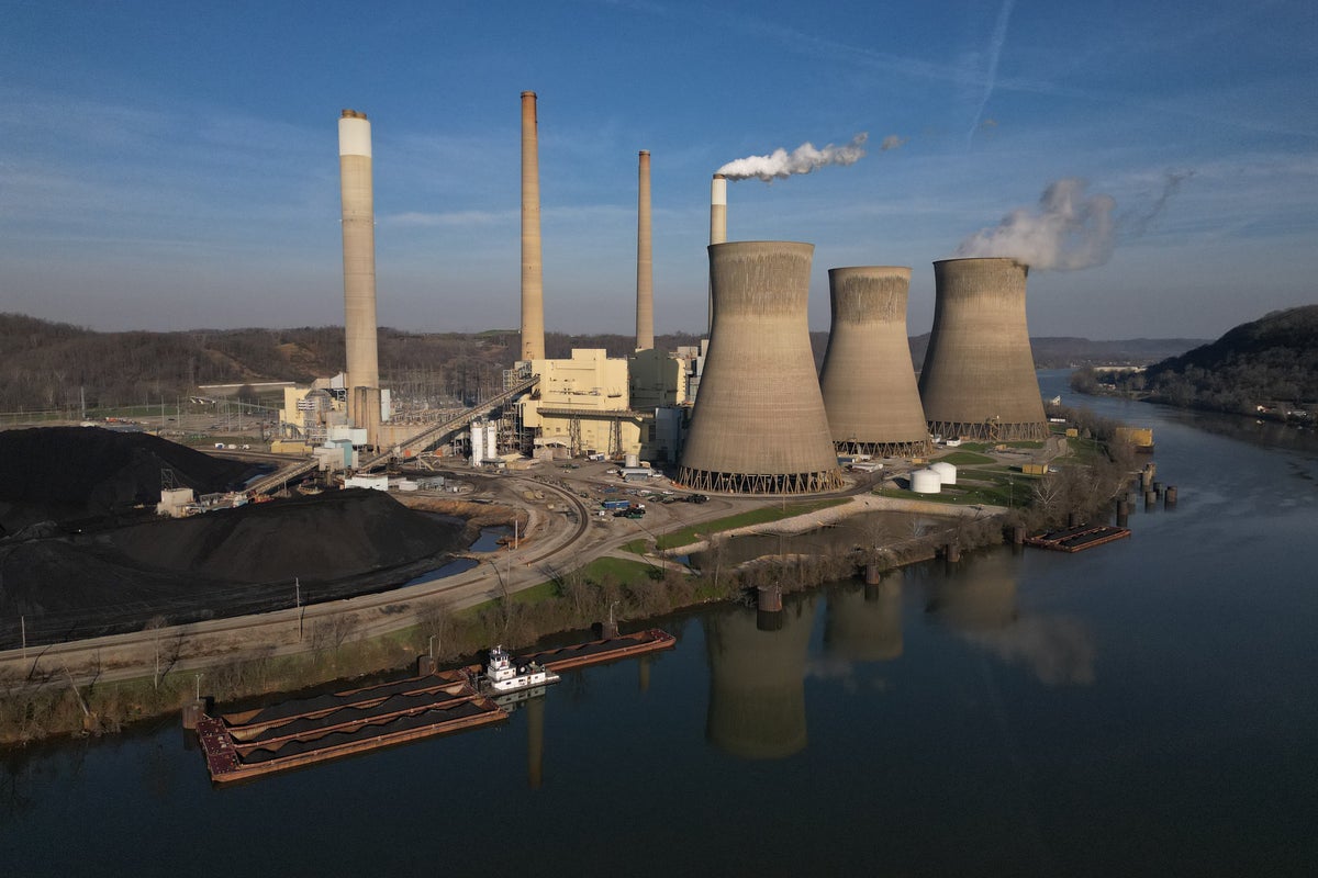 Americans forced to take out loans to keep heat on during Arctic blast