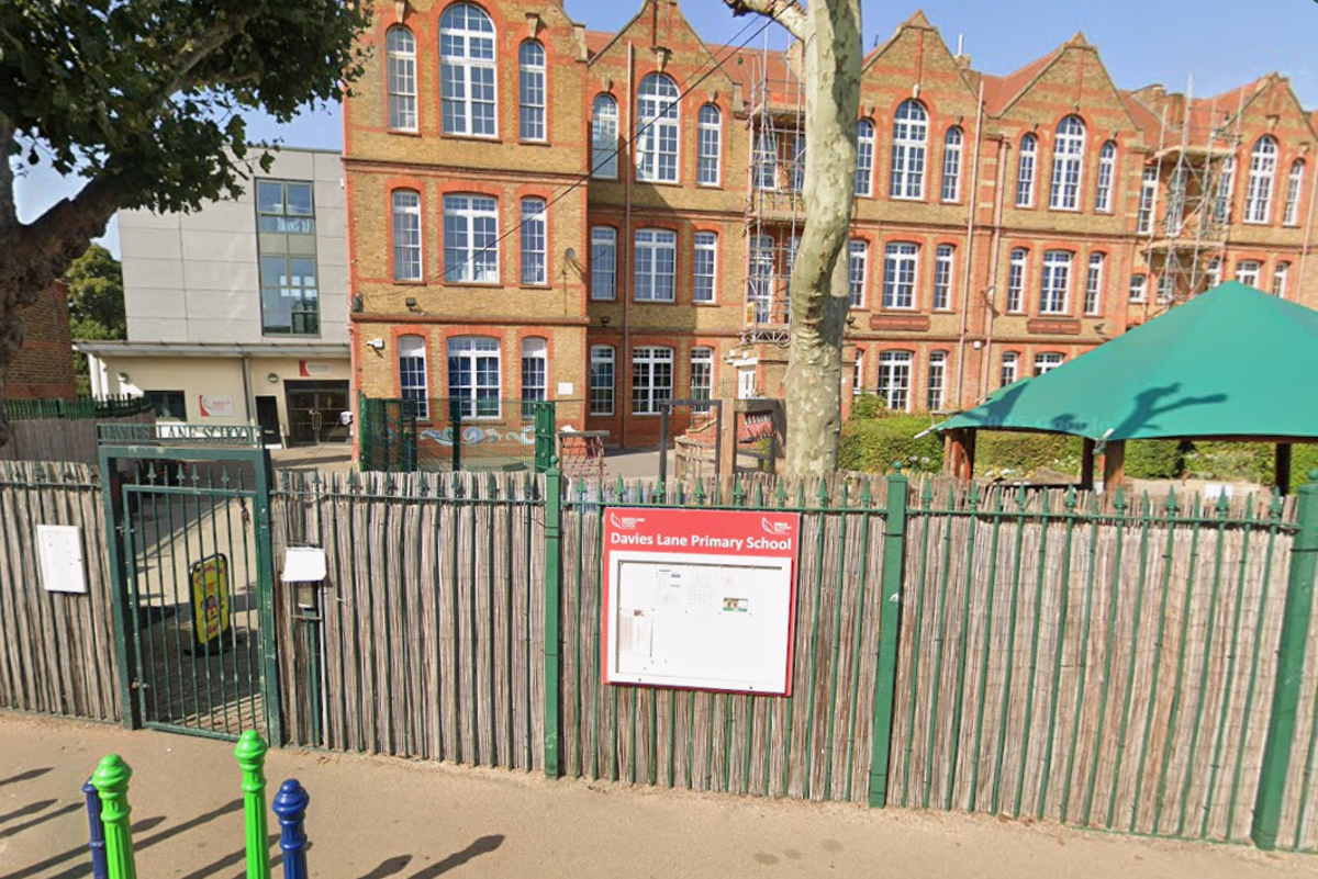 Primary school teacher who asked girls in his class to go on dates banned from classroom