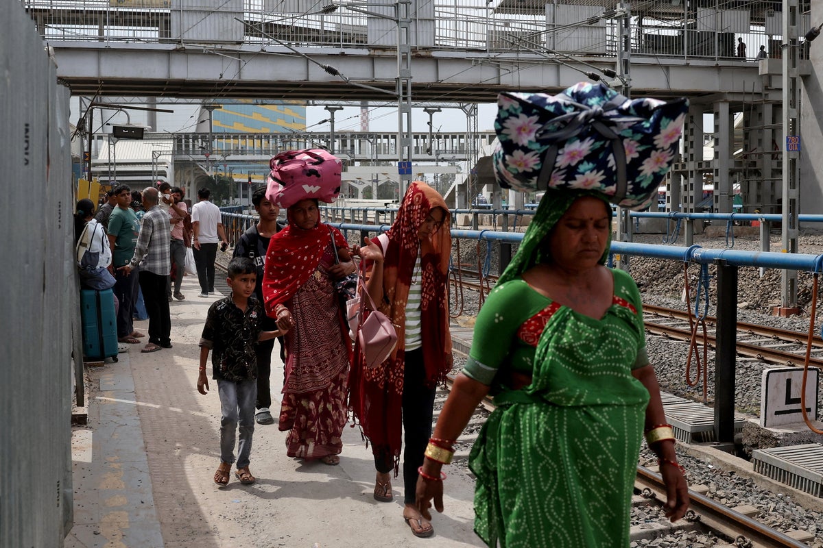 ‘We don’t want to die starving’: Quiet exodus of migrants as fuel crunch hits India’s poor – UK Times ‘We don’t want to die starving’: Quiet exodus of migrants as fuel crunch hits India’s poor – UK Times