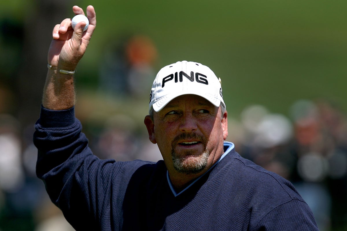 Major champion Mark Calcavecchia ejected from Masters after breaking strict Augusta rule Major champion Mark Calcavecchia ejected from Masters after breaking strict Augusta rule