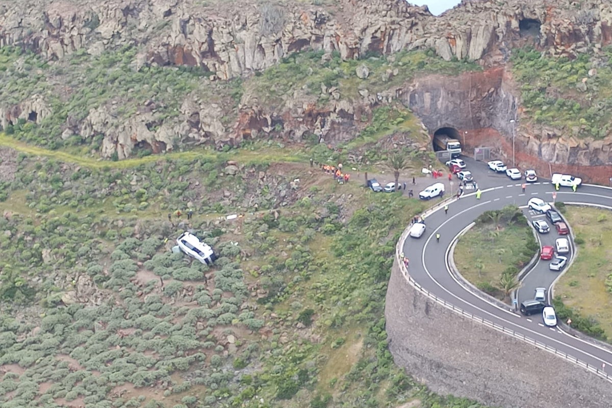 Canary Islands bus crash latest: One dead and multiple people injured after British tourist bus crashes – UK Times Canary Islands bus crash latest: One dead and multiple people injured after British tourist bus crashes – UK Times
