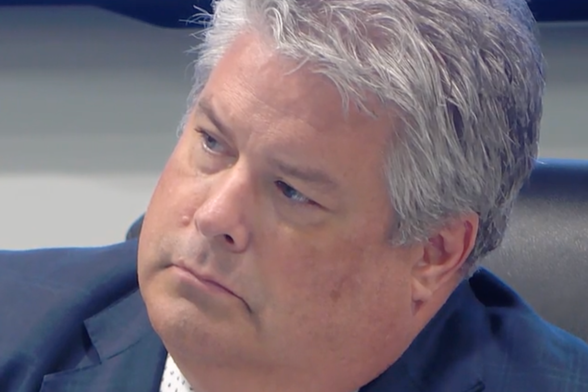 Kuzey Carolina belediye başkanı, belediye binasında çalışanlarının istifa etmeyi reddetmesiyle pantolonsuz dolaşırken yakalandı