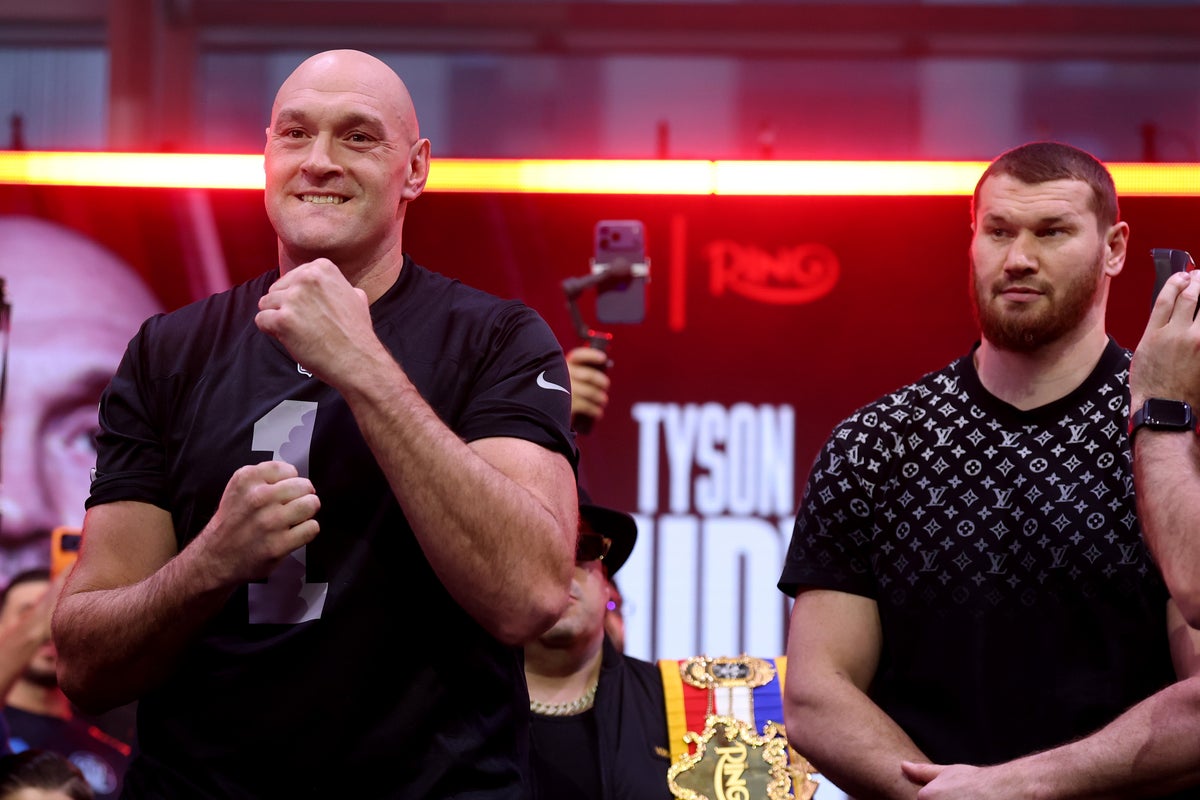 Fury vs Makhmudov weigh-in confirms slight difference between opponents – UK Times Fury vs Makhmudov weigh-in confirms slight difference between opponents – UK Times