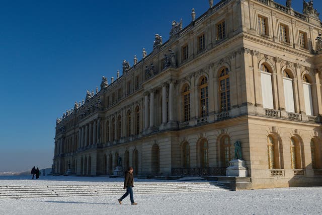 Macron seeks to draw Trump to G7 with post-summit invite to Versailles ...