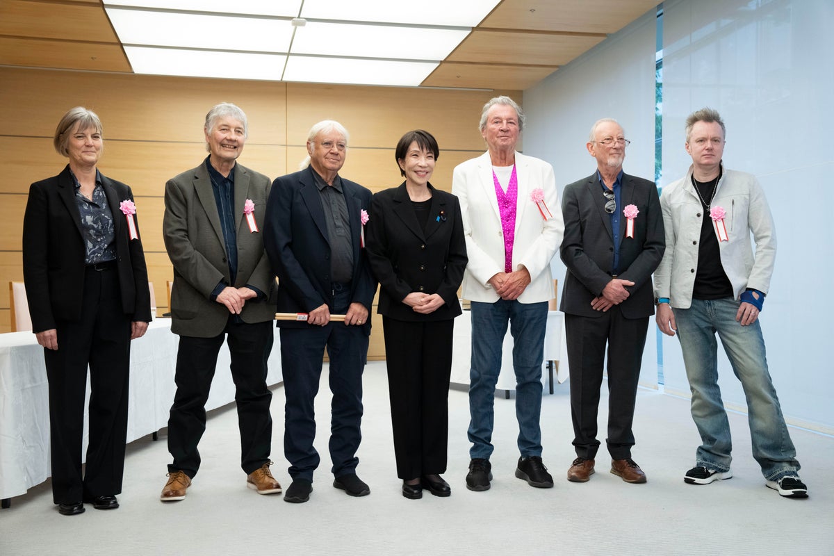 ‘You are my god’: Deep Purple thrill Japan’s superfan prime minister with flying visit – UK Times ‘You are my god’: Deep Purple thrill Japan’s superfan prime minister with flying visit – UK Times