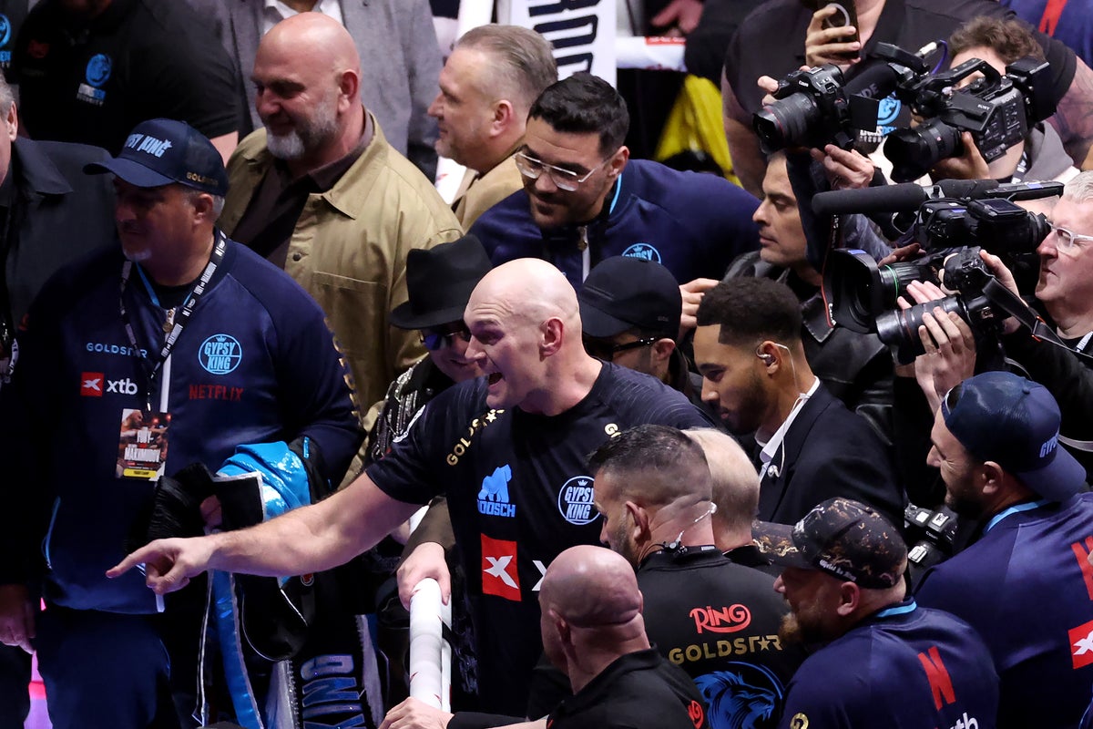 Tyson Fury claims he has signed Anthony Joshua fight contract but that ‘AJ’ has not – UK Times Tyson Fury claims he has signed Anthony Joshua fight contract but that ‘AJ’ has not – UK Times