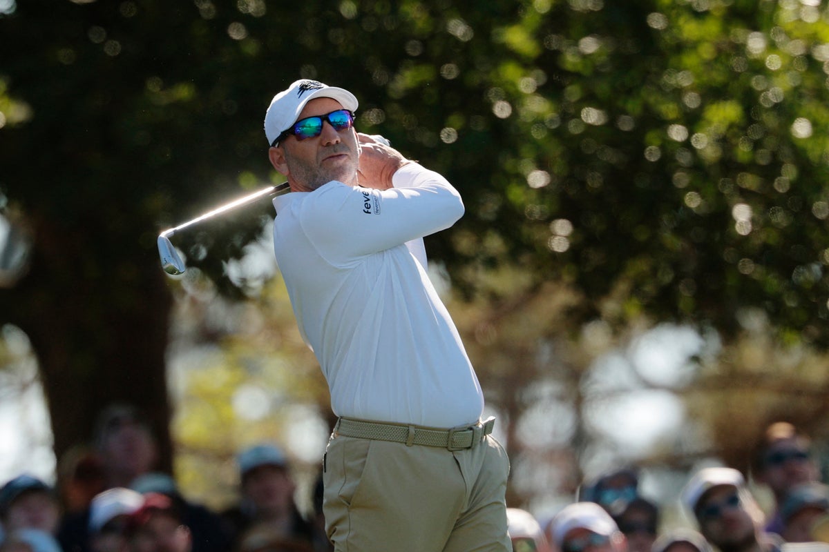 Sergio Garcia shatters his driver in Masters meltdown Sergio Garcia shatters his driver in Masters meltdown