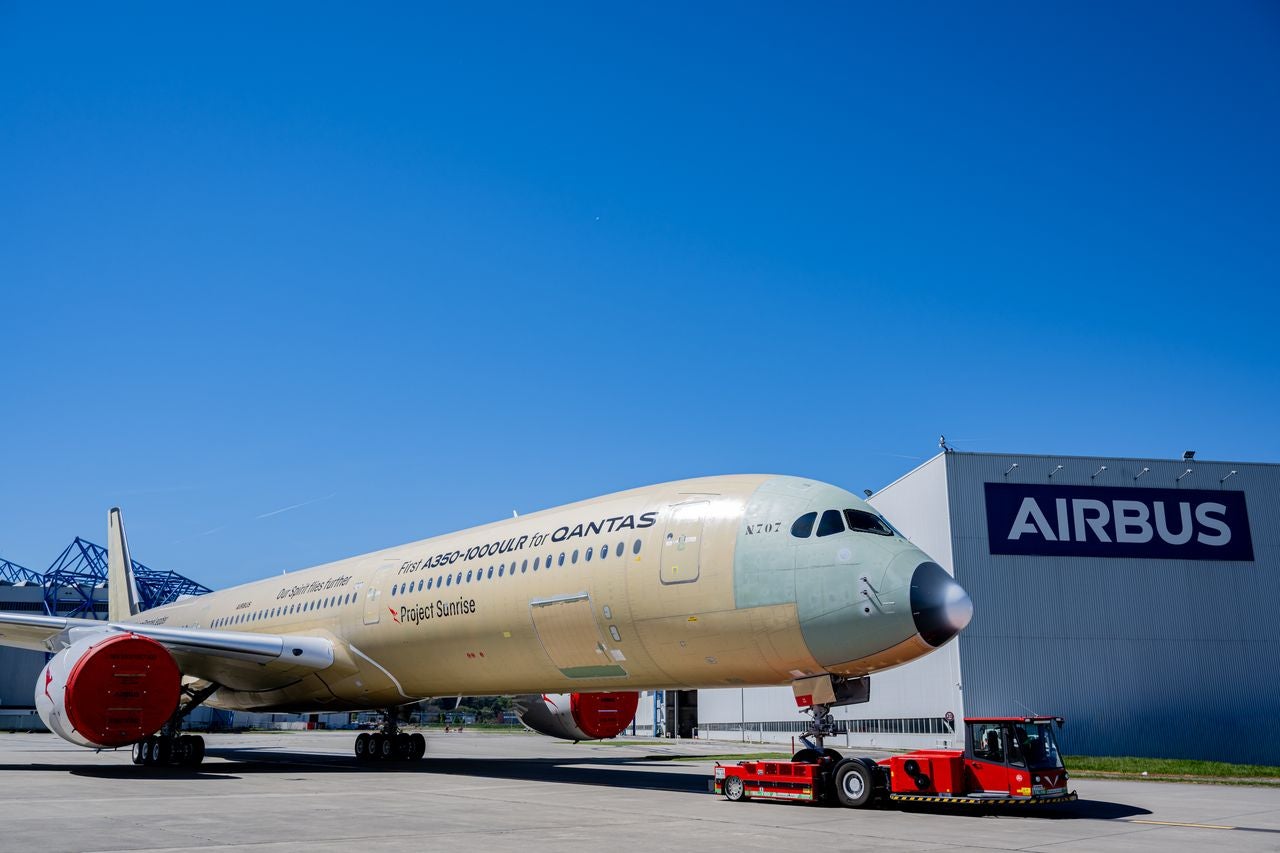 Qantas nonstop London-Sydney flights move one step closer