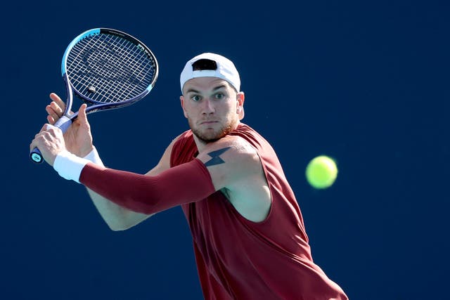 <p>Jack Draper se retiró de su partido de primera ronda en Barcelona</p>