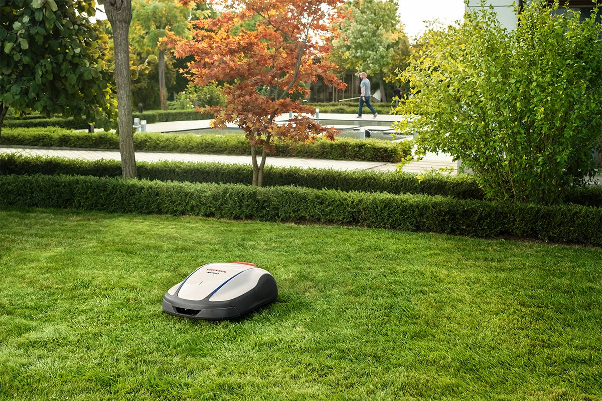 5 common myths about robotic mowers debunked