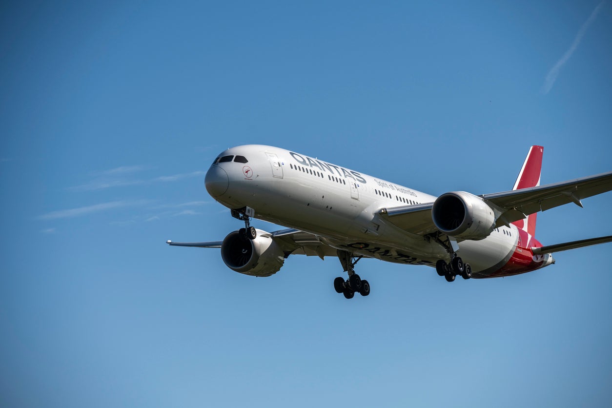 Police investigate ‘sudden death’ of woman on 17-hour Qantas flight