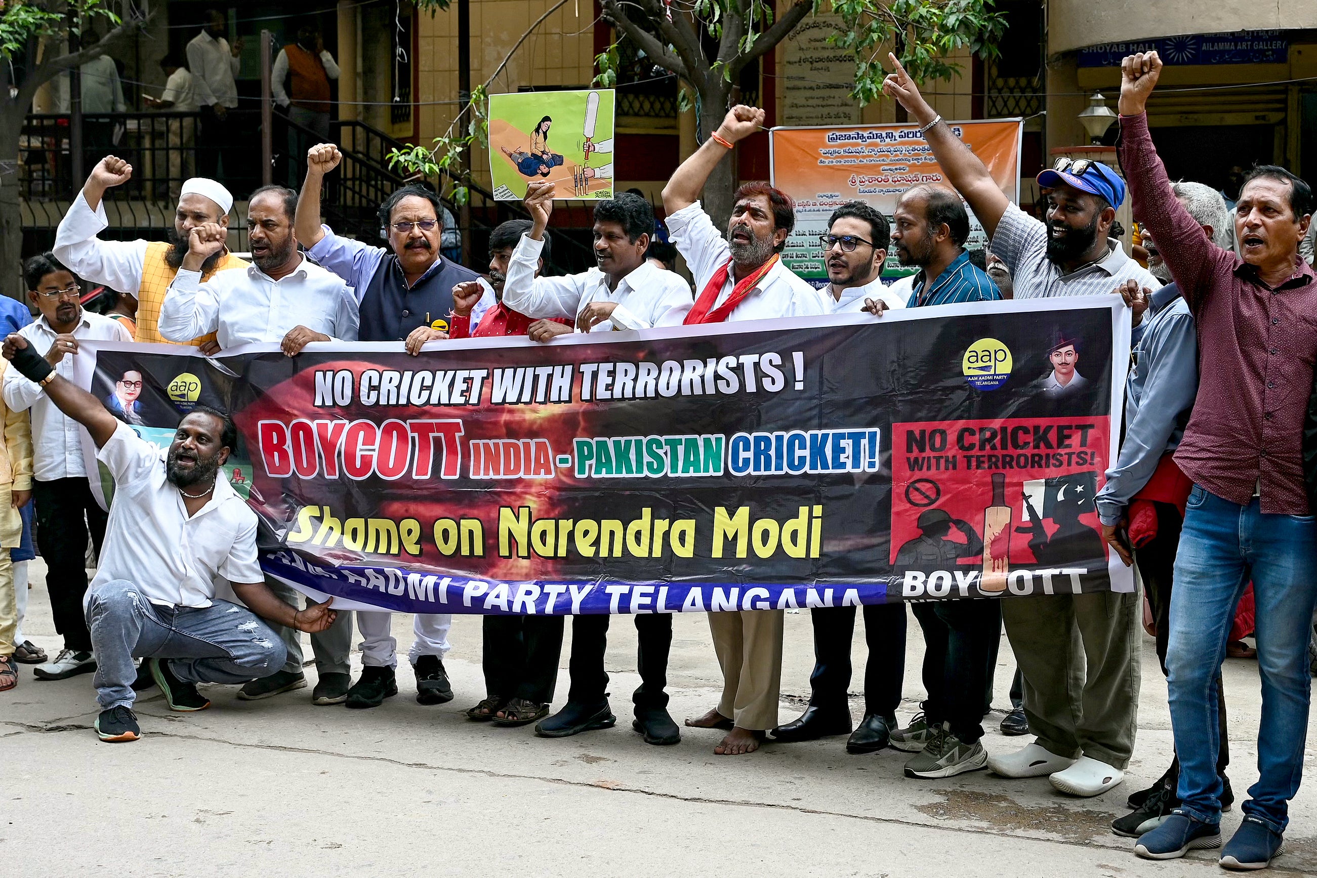 <p>File. Aam Aadmi Party members demonstrate to condemn India playing the Asia Cup final match against Pakistan</p>