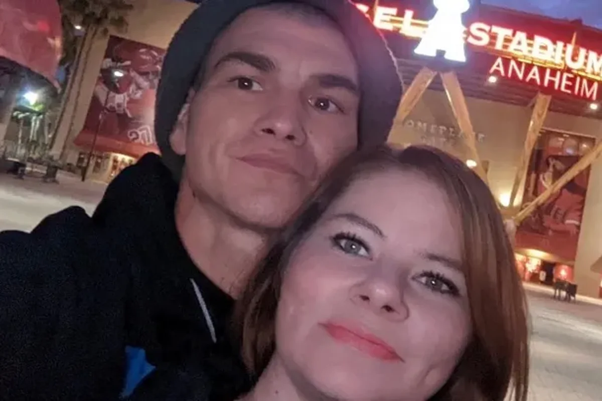 Dad of three suffers burns to 90% of his body after mysteriously ‘bursting into flames’ near California mall – UK Times Dad of three suffers burns to 90% of his body after mysteriously ‘bursting into flames’ near California mall – UK Times