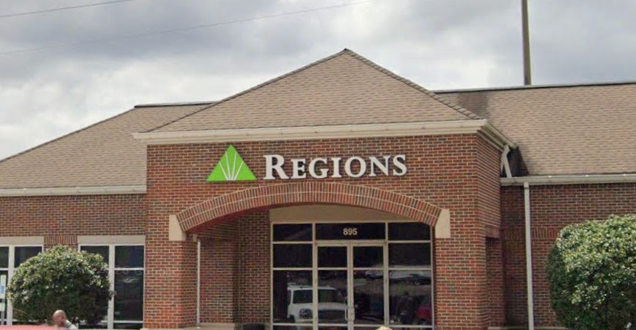 An elderly woman reportedly robbed a bank in Alabama, and then immediately gave authorities the stolen money, police said