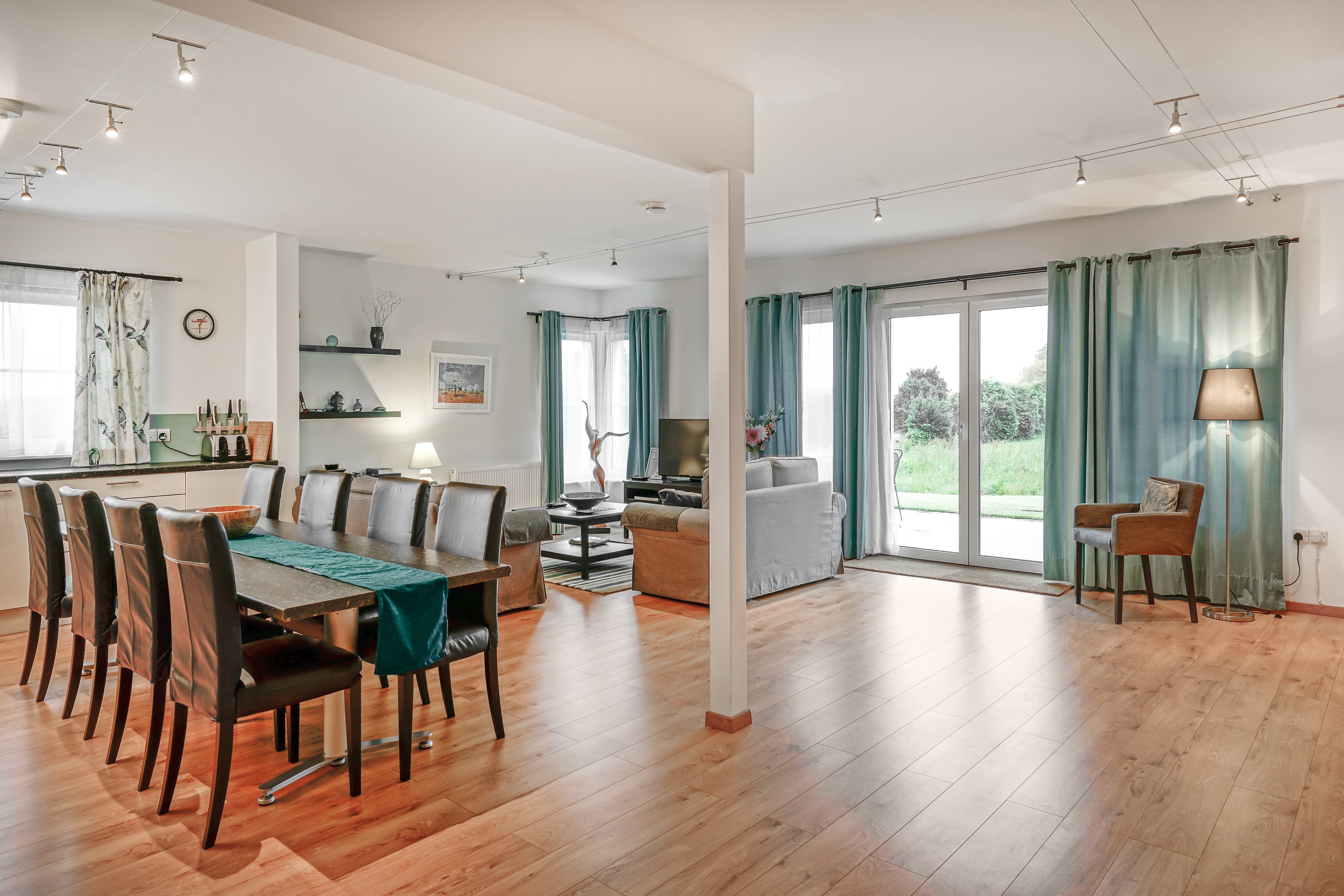 Flat Spaces can accommodate up to eight guests