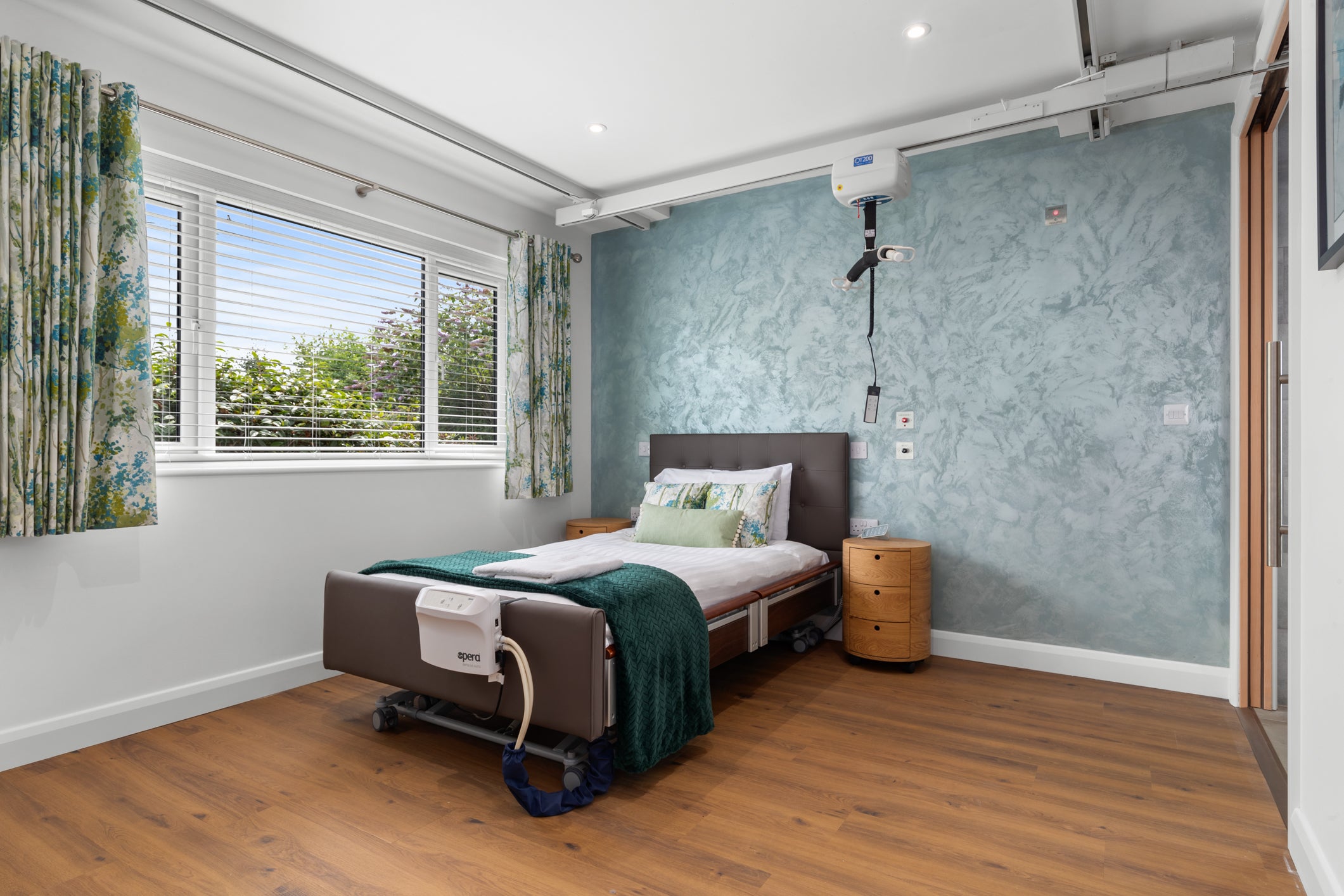 Heddwch Retreat offers spacious and modern rooms with idyllic views