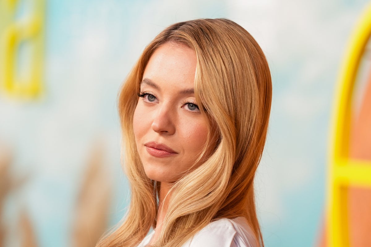 Sydney Sweeney pokes fun at jeans controversy in new advert – UK Times Sydney Sweeney pokes fun at jeans controversy in new advert – UK Times