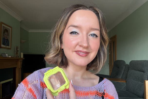 Half Magic Beauty beam trap illuminating balm