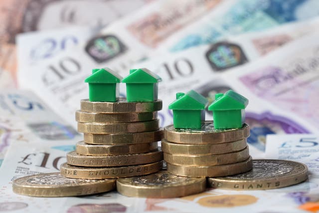 UK Rent Trends Shift: London Rises, Outside Stalls