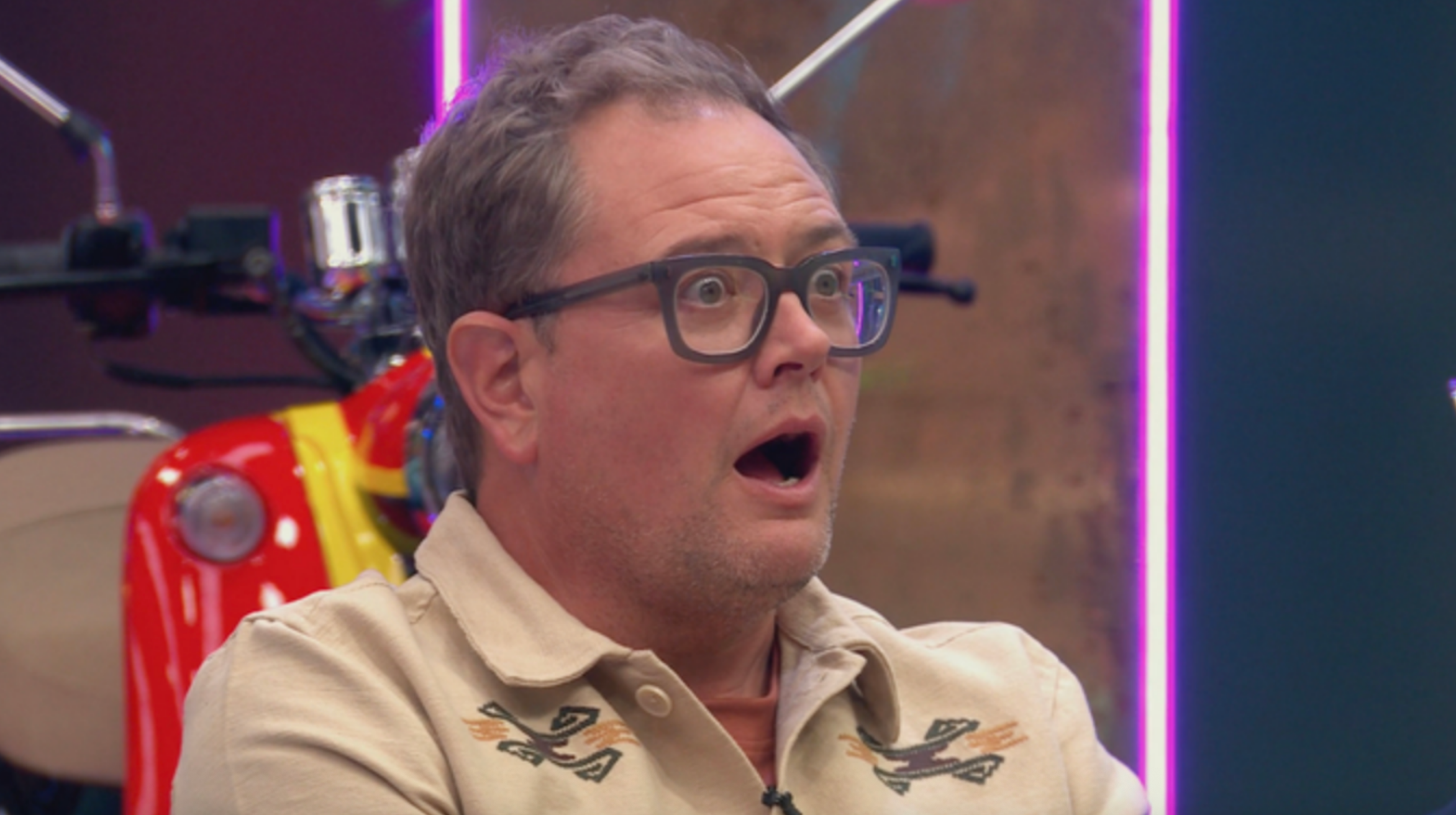 O campeão de 'Traidores', Alan Carr, não se saiu tão bem em 'Last One Laughing'